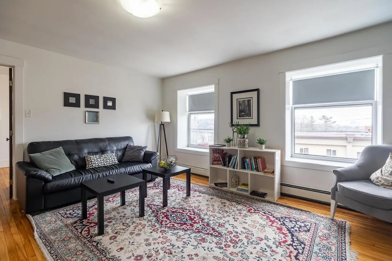 103 Large & Sunny Beautiful Home Halifax
